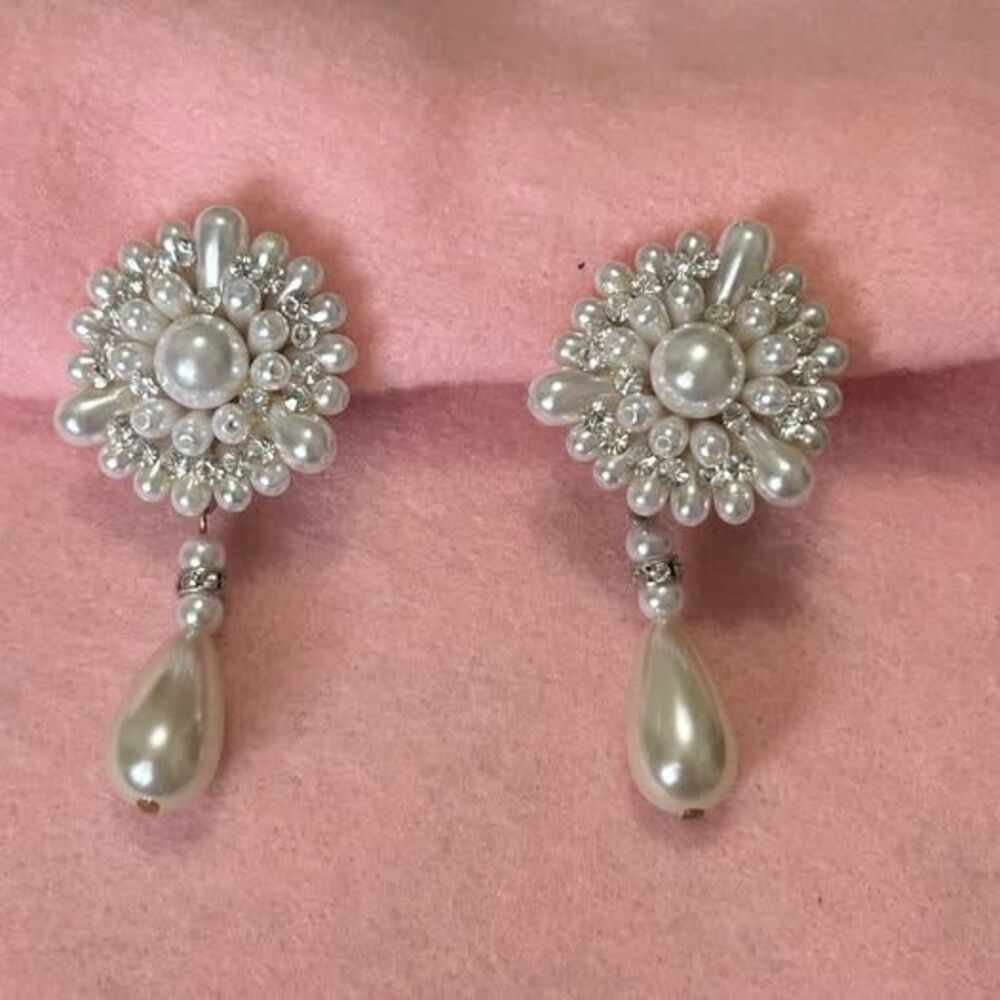 Vintage Pearl Cluster/Drop Clip On Earrings